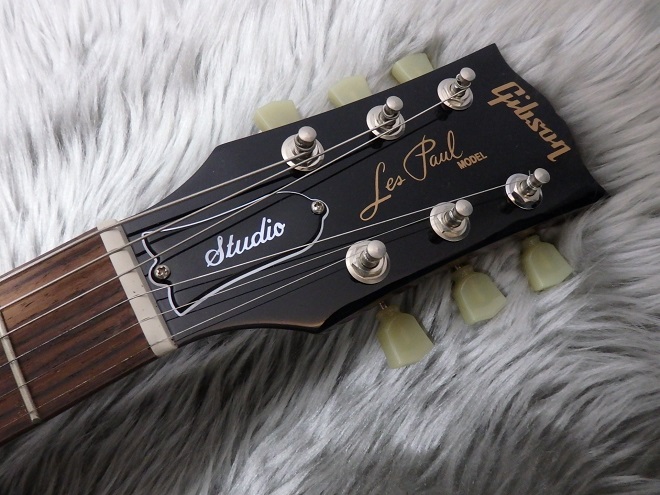 Gibson ワインレッドのレスポールles Paul Studio 16 稀に見る状態の美しいギターが入荷しました 福岡イムズ店 店舗情報 島村楽器