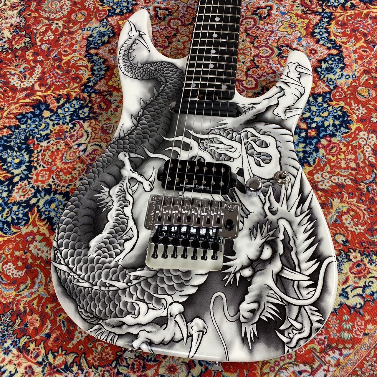 ドラゴン塗装ギター