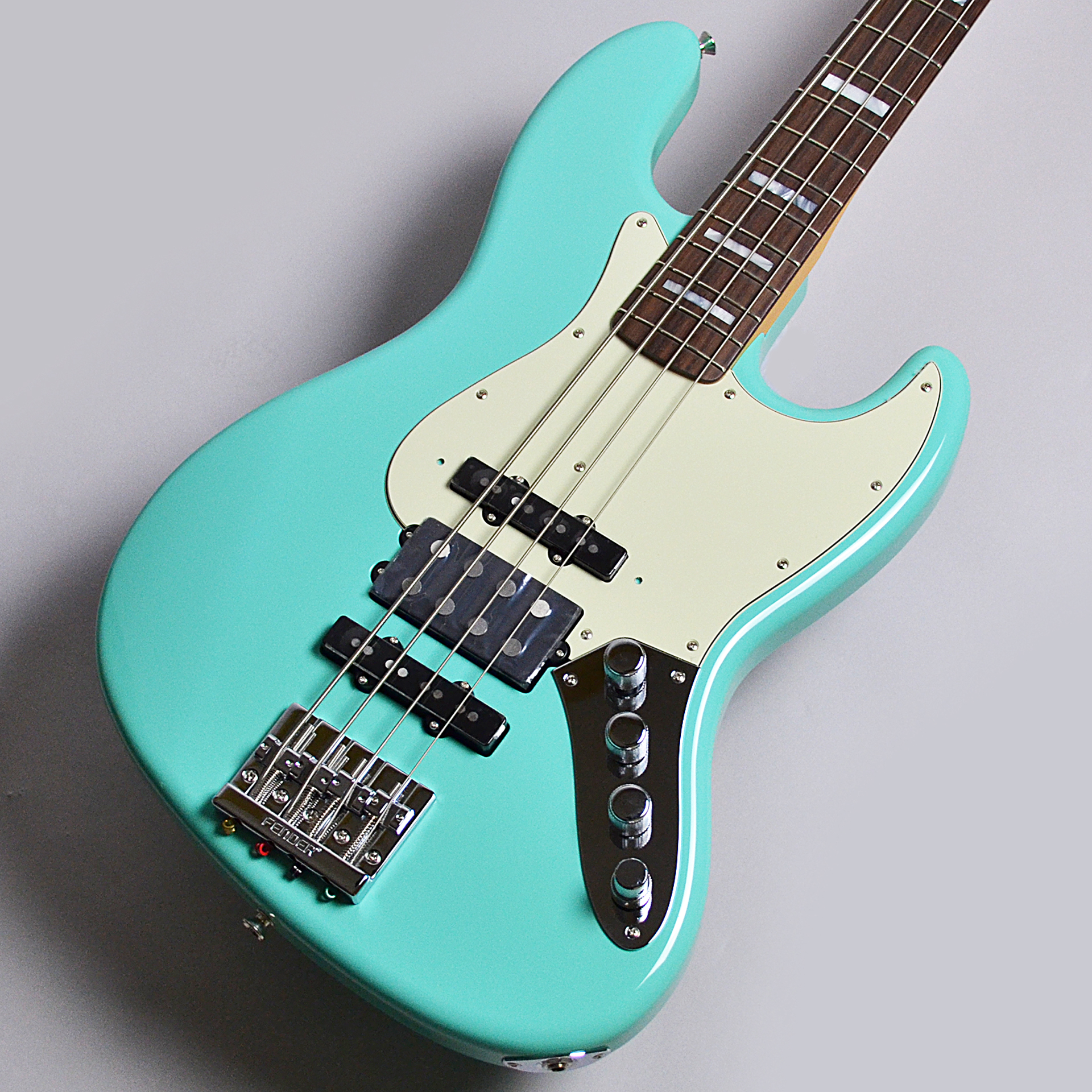 Fenderより 日野 Jino 賢二 シグネチャー ベースが登場 Jino Jazz Bass Rosewood Fingerboard Seafoam Green 八王子店 店舗情報 島村楽器