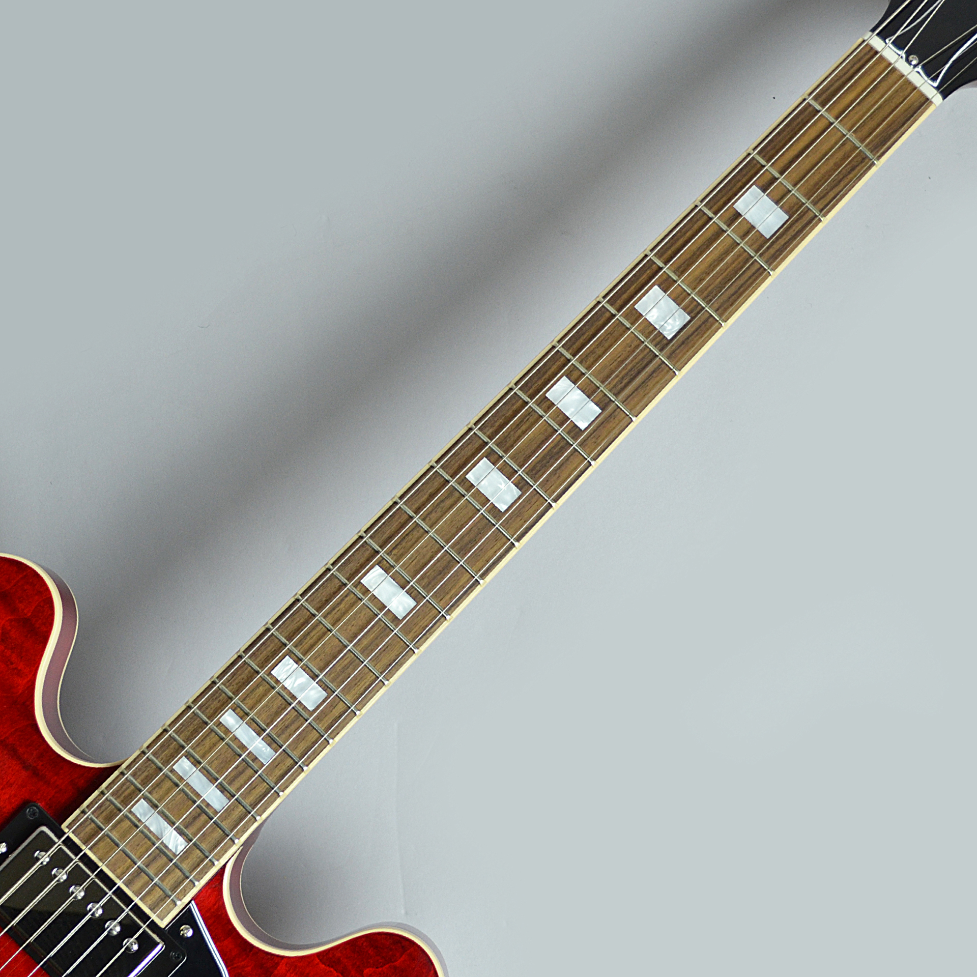 美しいフィギュアドメイプルトップ！Gibson『ES-335 Figured Sixties