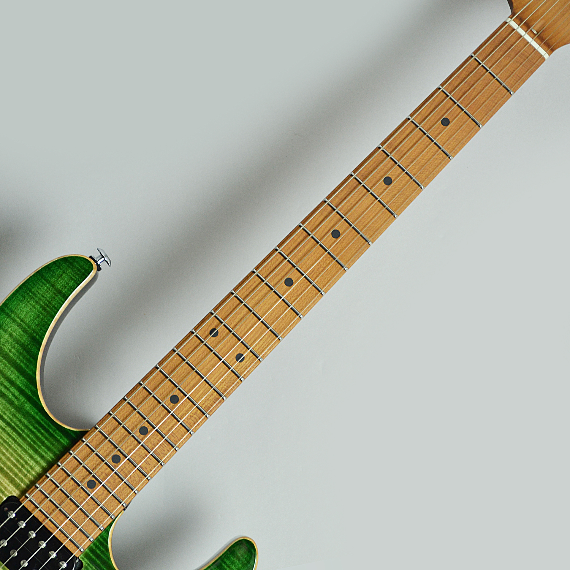 国内限定仕様、「J Select Modern Plus Faded Trans Green Burst 