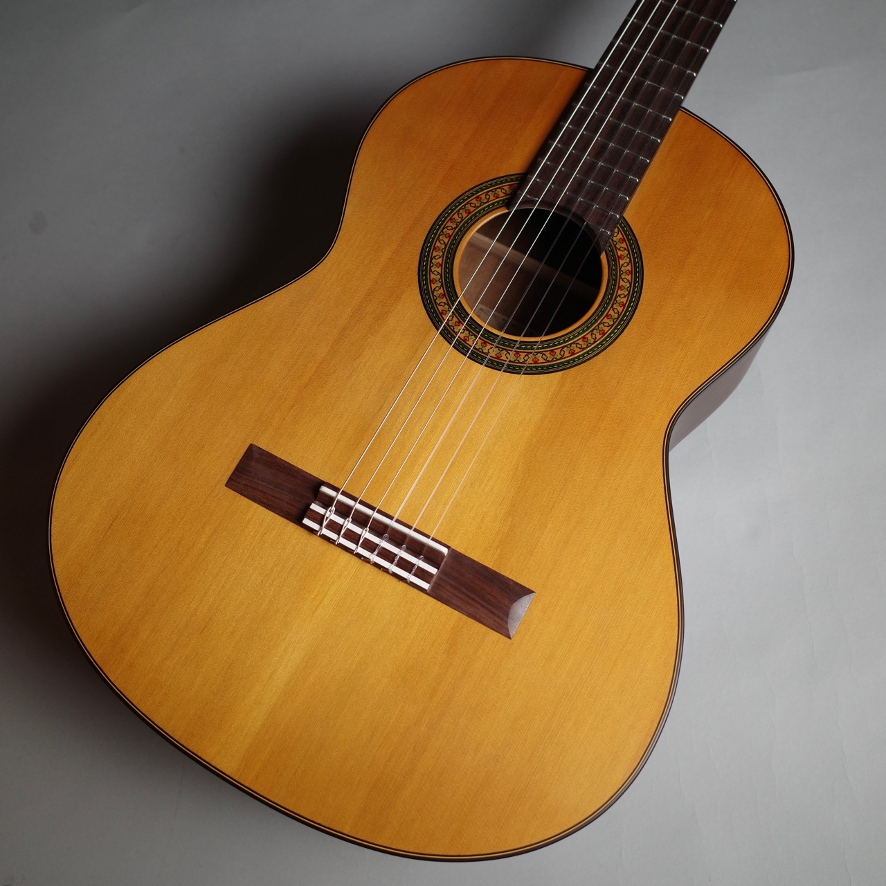 超美品】 送料無料 KAZUO YAIRI YC305 クラシックギター-