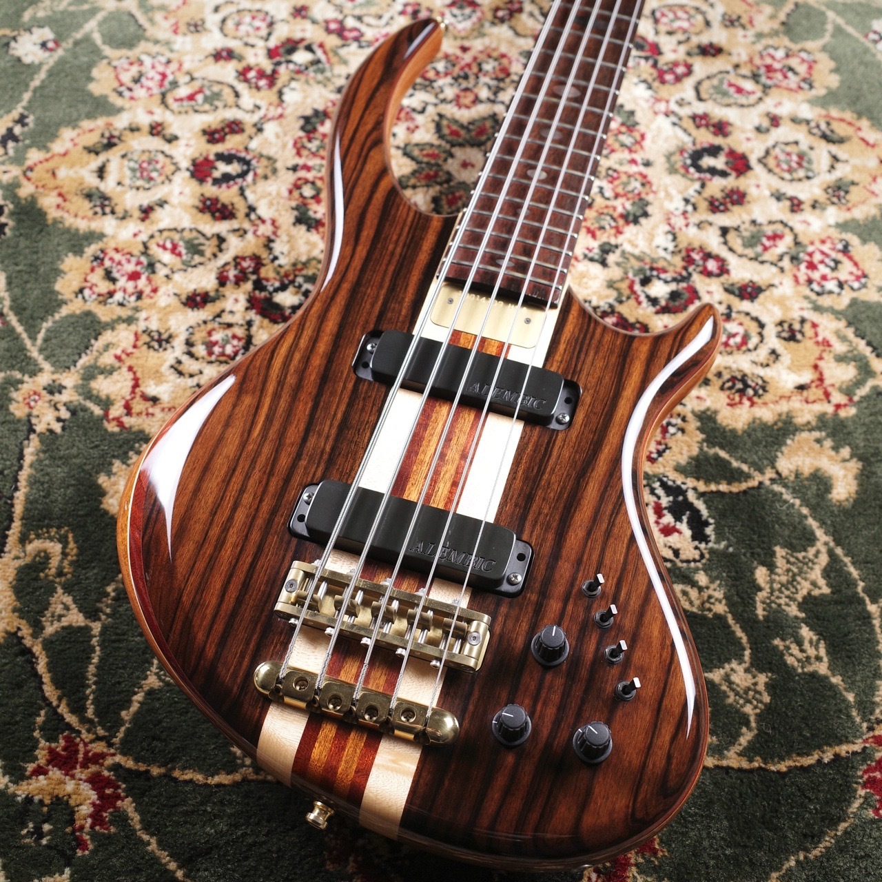 完売しましたALEMBIC Rogue 5-string【5弦ベース中古入荷】｜島村楽器 アミュプラザ博多店