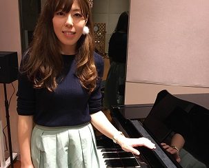 【浜松市の音楽教室】ヴォーカル・ピアノ弾き語り・キッズヴォーカル教室講師:鈴木 彩子