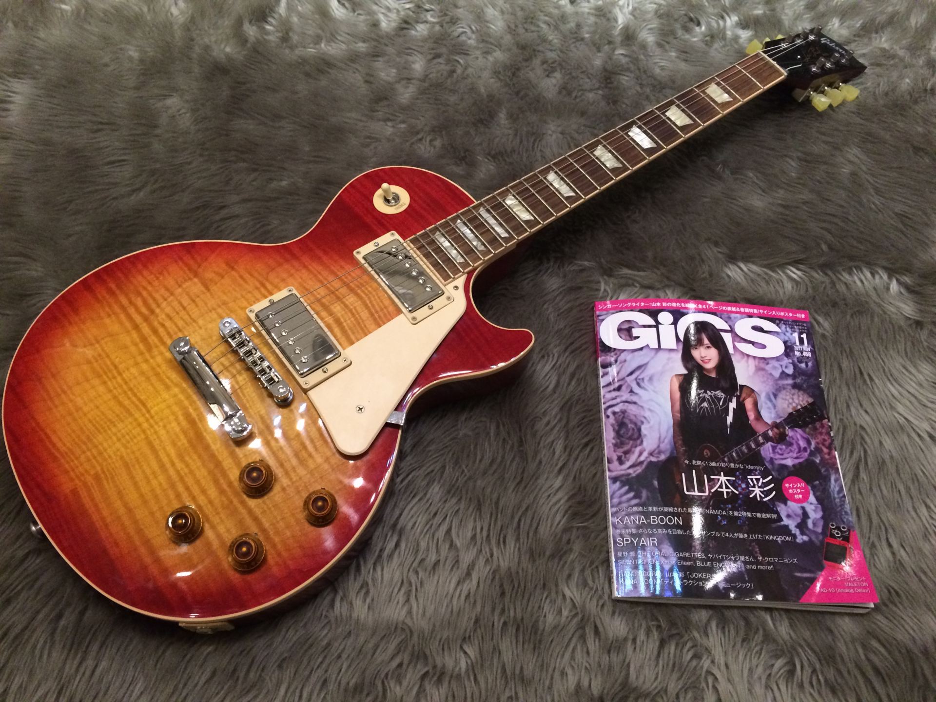 今月のGiGSの表紙を飾ったあの人気グループのメンバー使用モデルのGibsonレスポール在庫ございます！｜島村楽器 アリオ橋本店