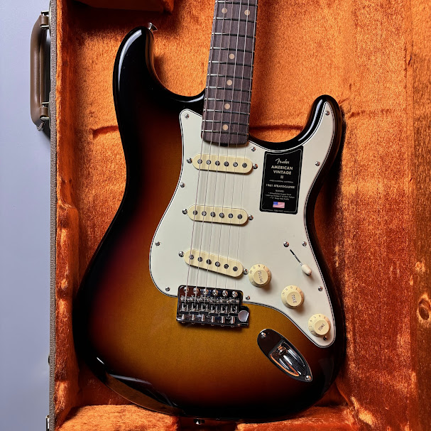 Fender 作れ American Vintage II 1961 ラッカー塗装