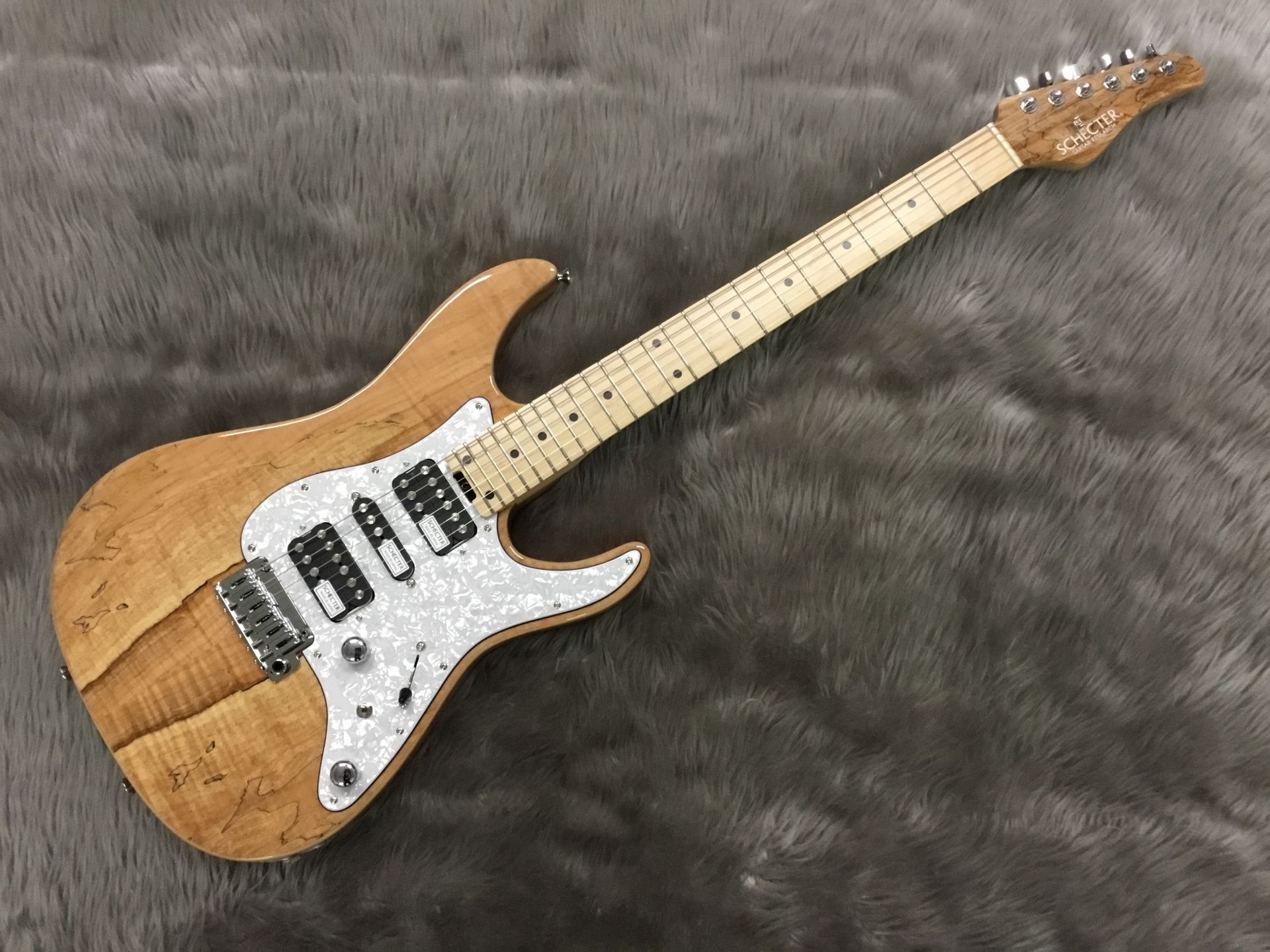 SCHECTER S-ST エレキギター 限界まで値下げ中！の+karuniamitra