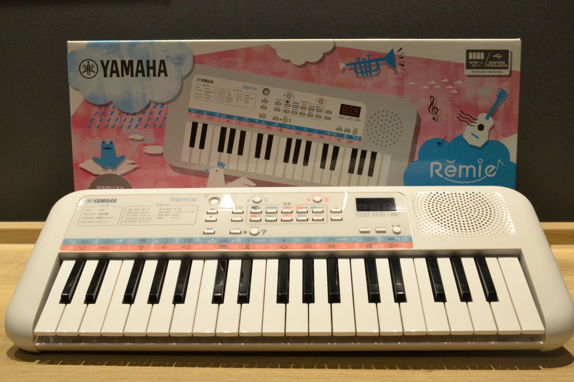 ヤマハ 電子キーボード 37ミニ鍵盤 PSS-E30 Remie(レミィ) ホワイト