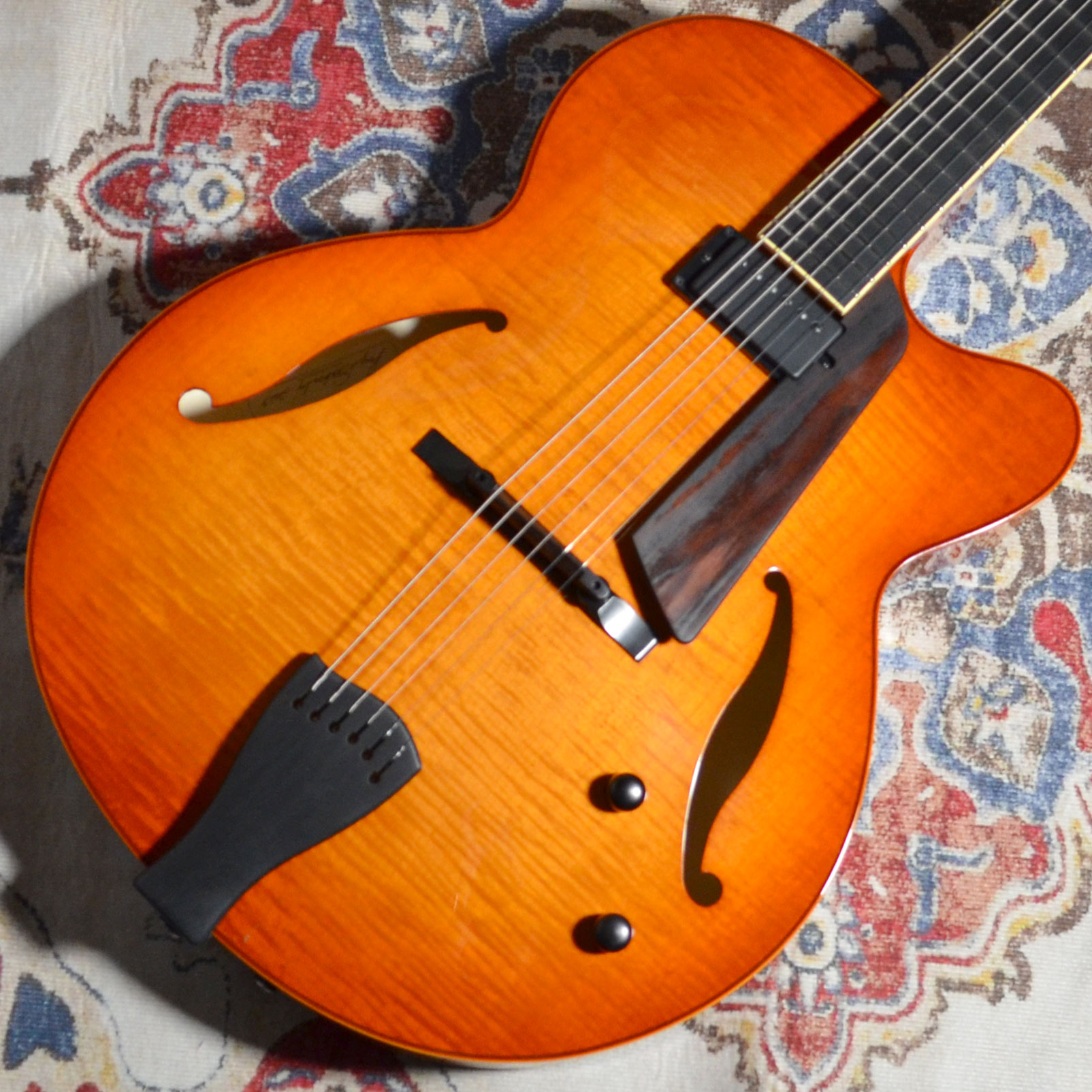 入荷情報】Sadowsky Archtop LS-17 アーチトップシリーズ｜島村楽器 錦糸町パルコ店