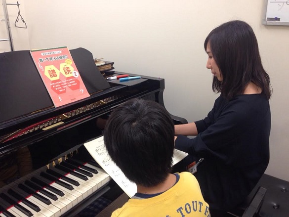 平賀　香苗<br />
担当曜日：金<br />
ピアノ・幼児の基礎音楽