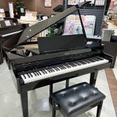 【 電子ピアノ 】グランドピアノ型電子ピアノ「GP-6」を店頭展示しております！