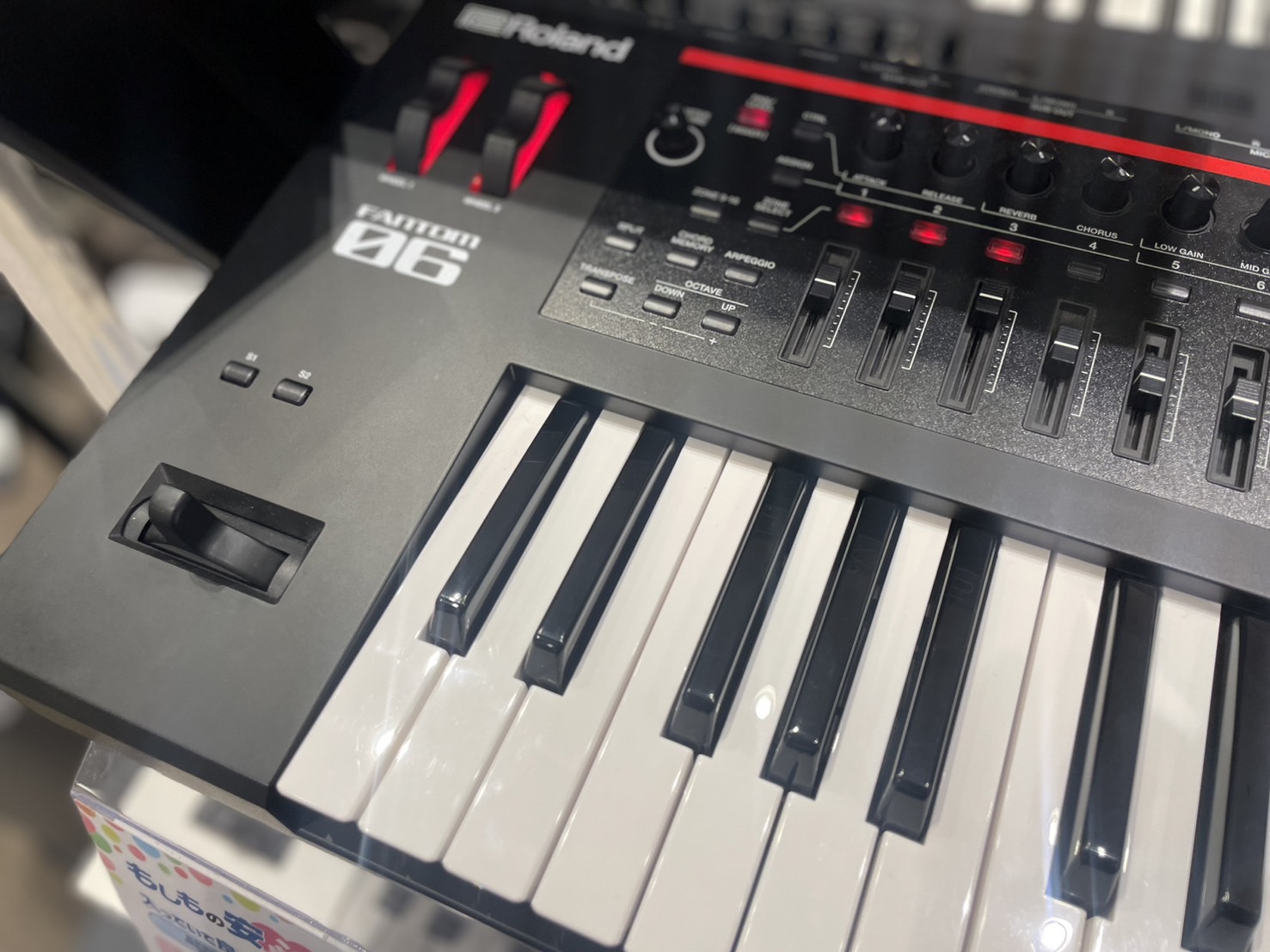 島村楽器草津店】Roland FANTOM-06展示しています！【シンセサイザー】｜島村楽器 イオンモール草津店