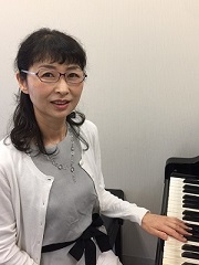 【講師紹介】楽しくピアノレッスン♪ピアノ科（月・水曜日）