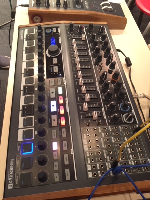 Arturiaの新たなピュアアナログシンセMINIBRUTE2＆MINIBRUTE2Sが当店に入荷です！｜島村楽器 名古屋パルコ店