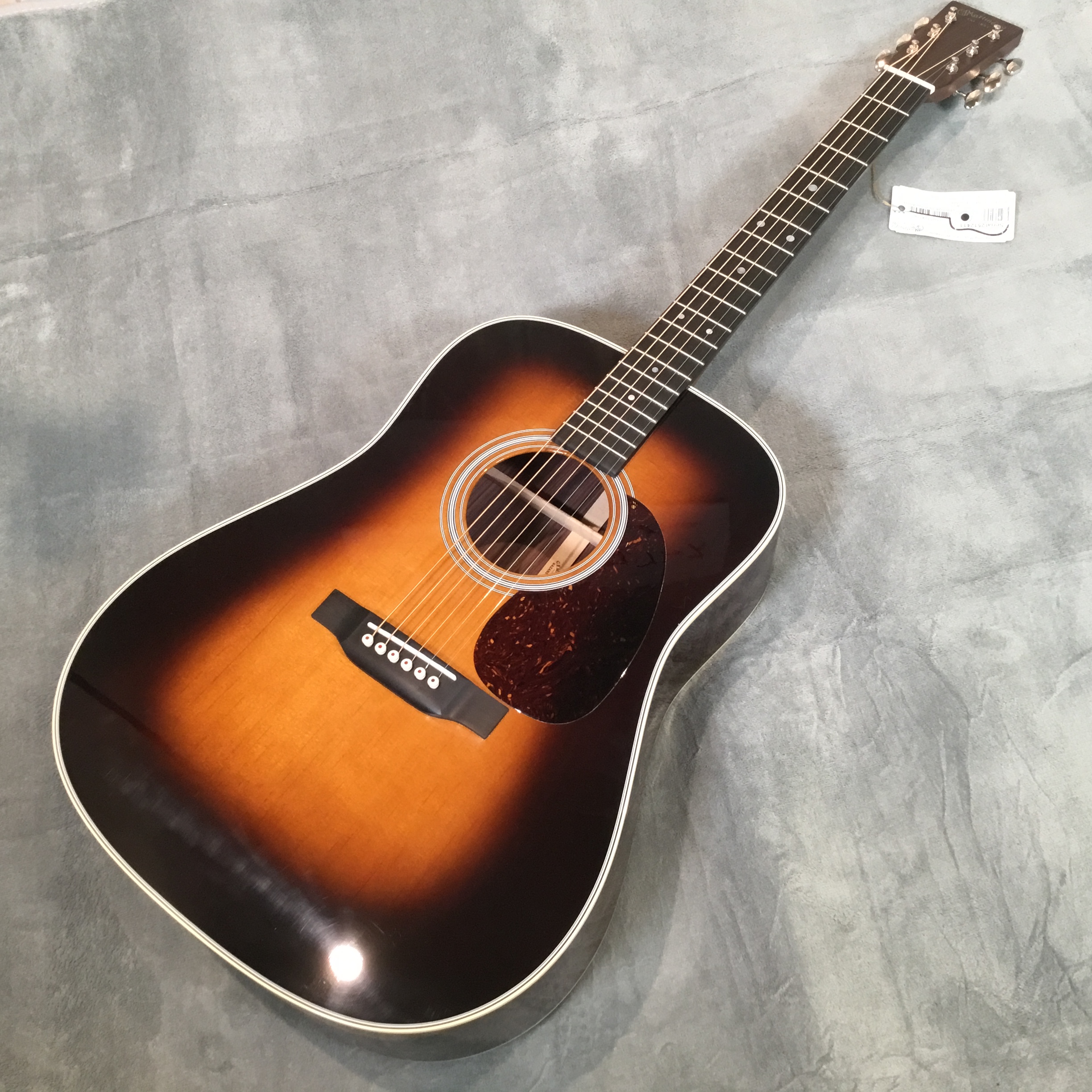 Martinからサンバーストカラーが渋いD-28、000-28(SB)が入荷致しました｜島村楽器 名古屋パルコ店