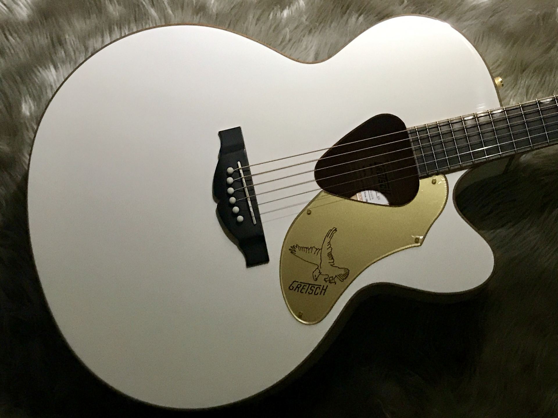 アコースティックギター　ホワイト