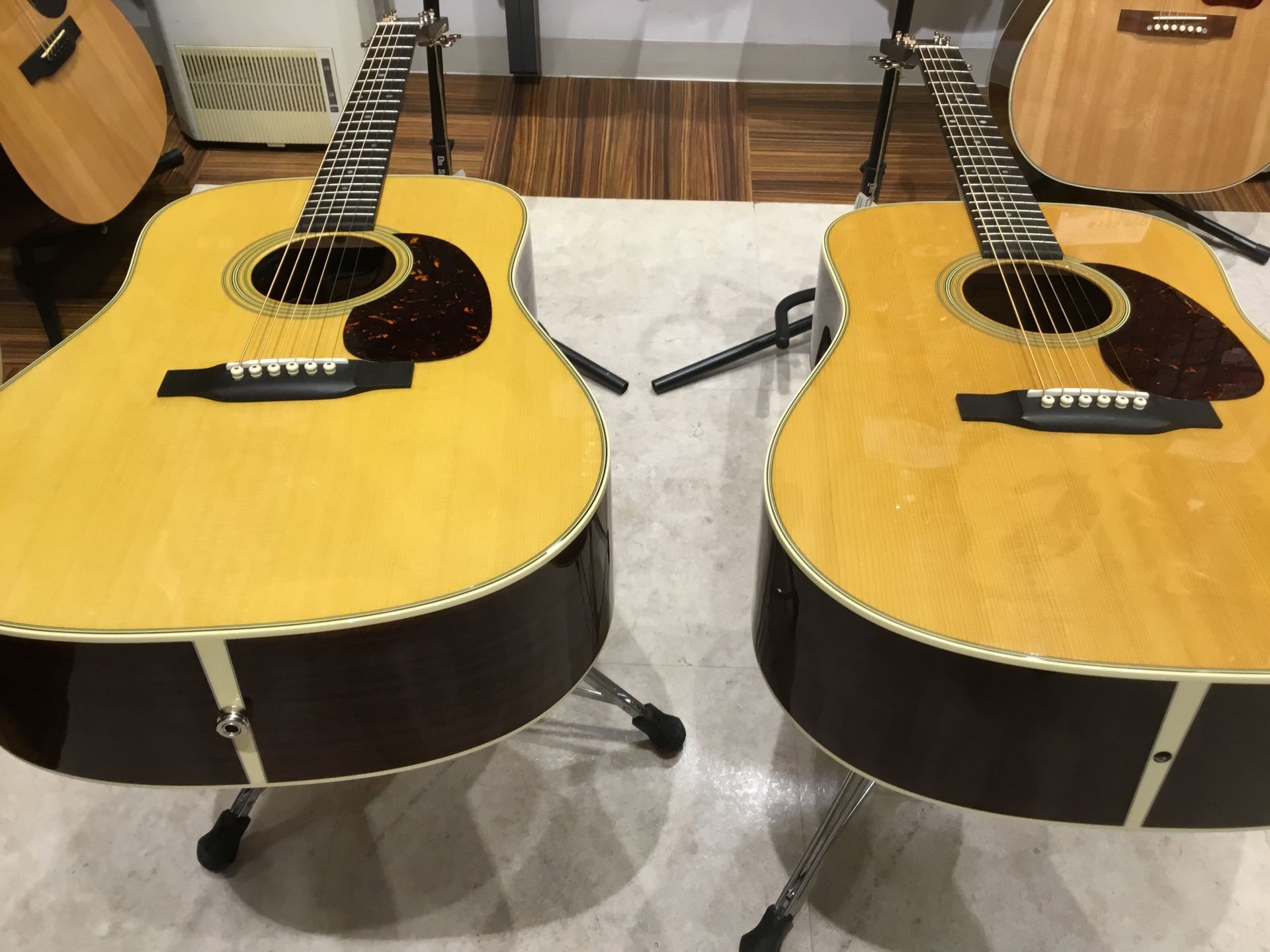 店頭に2本のMartin・D-28 Standardが・・・。いったいなぜ！？｜島村