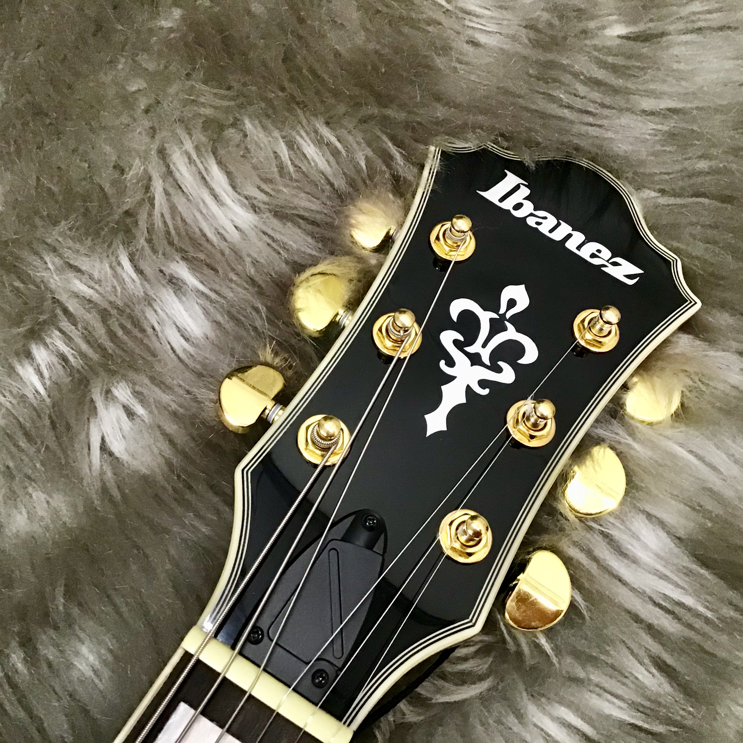 Maxtone guitar pillow ギターピロー