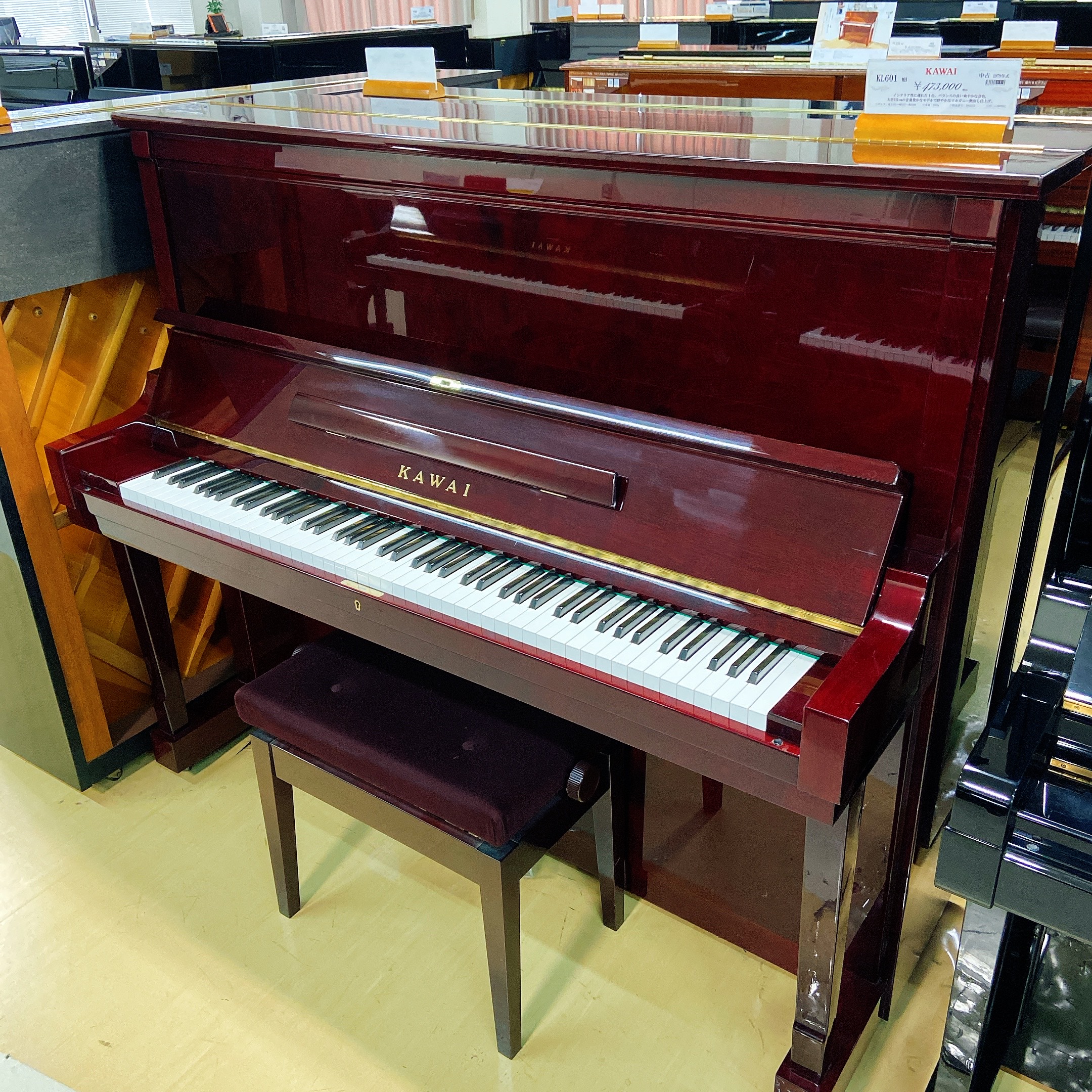 アップライトピアノ 卸売シリーズ！！国産猫脚デザイン - 鍵盤楽器、ピアノ