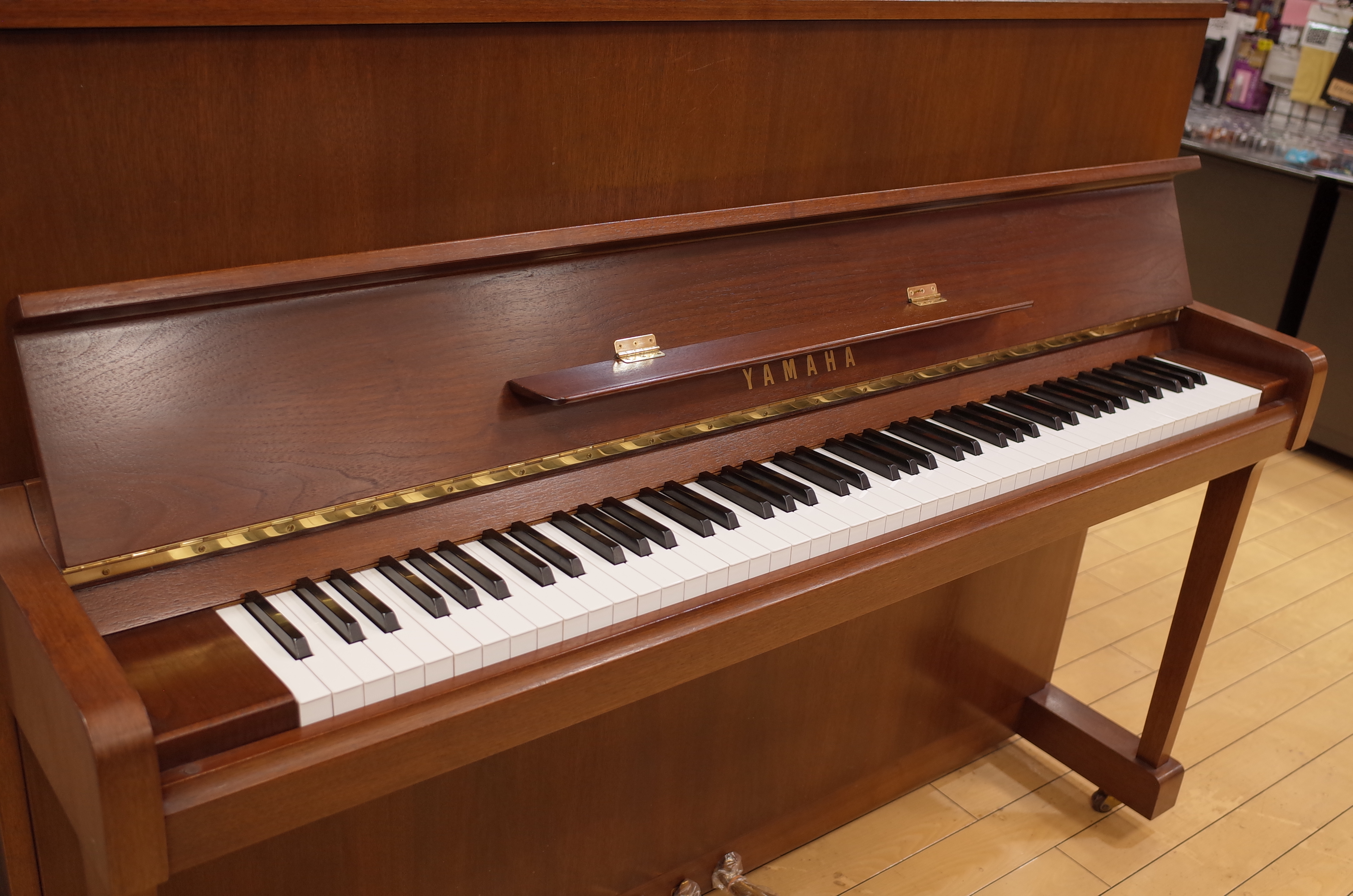 中古アップライトピアノ（アールウィンザーW112B） - 鍵盤楽器、ピアノ