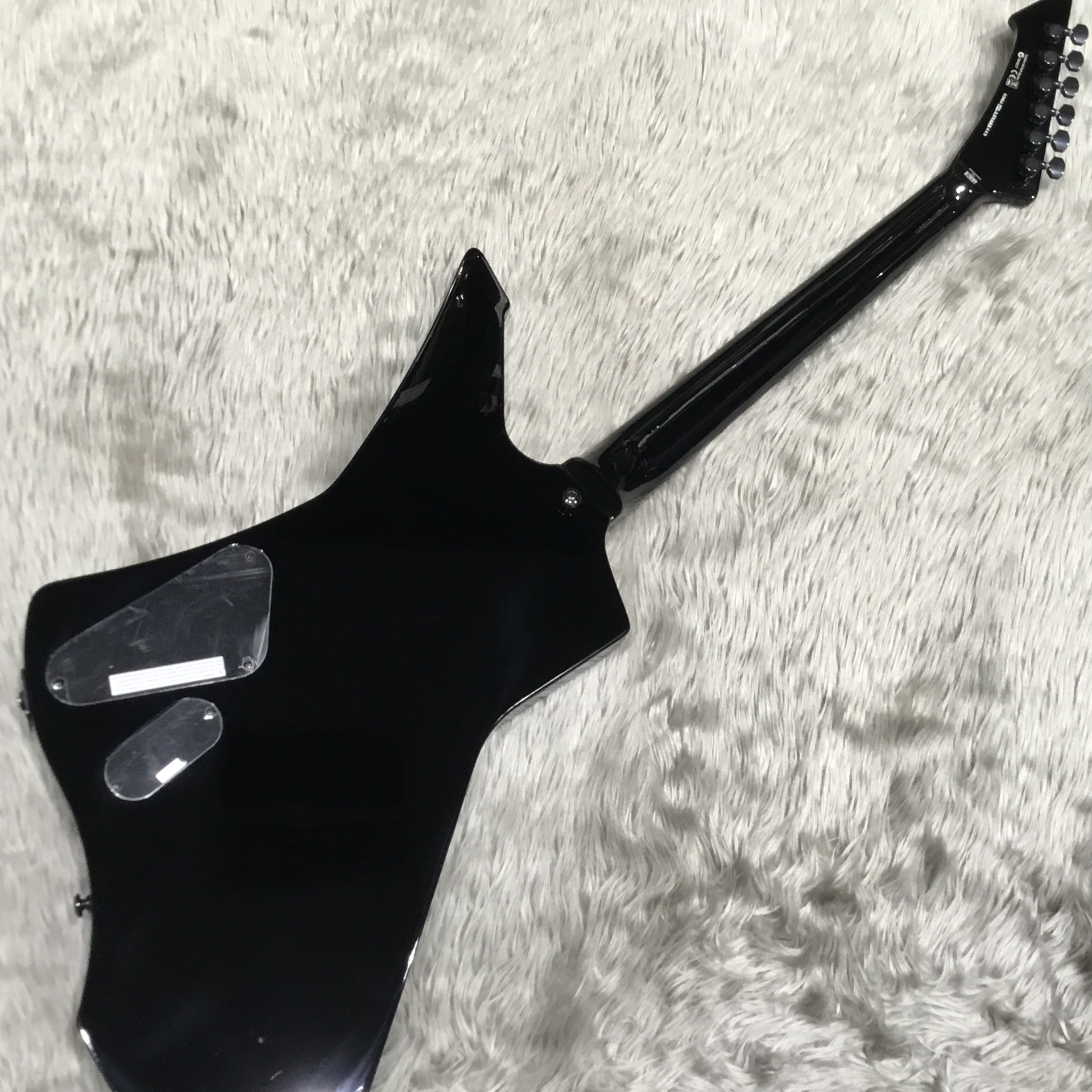 新入荷情報】LTDよりMETALLICA ジェイムス・ヘットフィールド使用モデルの「Snakebyte Baritone」入荷！！｜島村楽器  イオンモールりんくう泉南店