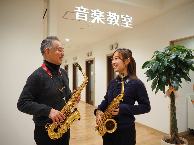 サックスサロン 大人の音楽教室 サックスレッスンのご紹介 イオン新浦安店 店舗情報 島村楽器