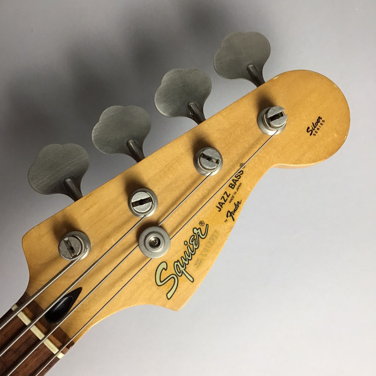 中古ベース入荷速報！】Squier by Fender Jazz Bass Silver Series L 