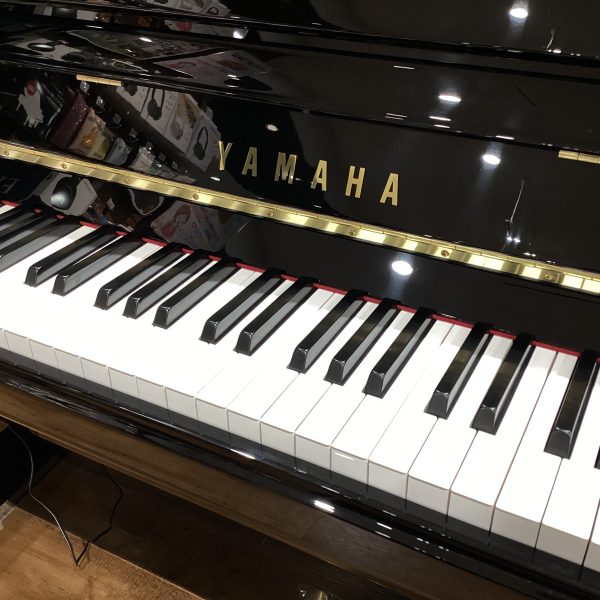 YAMAHA アップライトピアノ b113 2019購入 - 楽器/器材