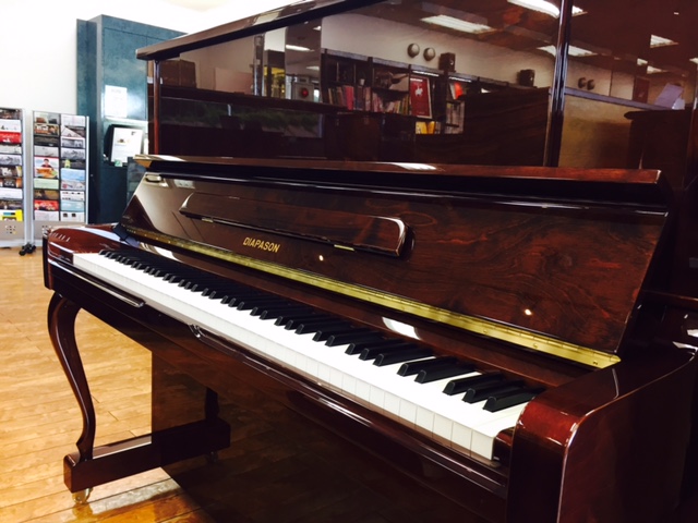 アップライトピアノの選び方vol 1 木目 家具調ピアノで選びたい方へ 人気カラーの新品 中古ピアノをご紹介します ピアノショールーム八千代店 店舗情報 島村楽器